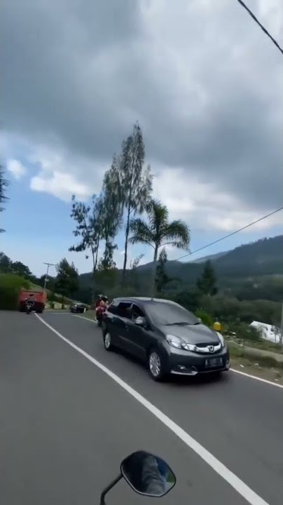 NAIK MOTOR DI JALAN PEGUNUNGAN | HALU STORY #shorts  #storyhalu #storyig #storywa