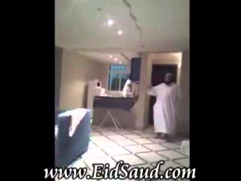 هذا هوالشيخ الداااعية الوهابي الذي قتل واغتصب ابنته شاهدوه كيف يرقص