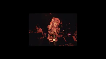 Bette Midler - ‘Chapel of Love’ - Live in 1978
