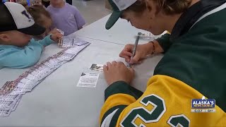 UAA hockey star Max Helgeson gets own sports card, NIL deal screenshot 3