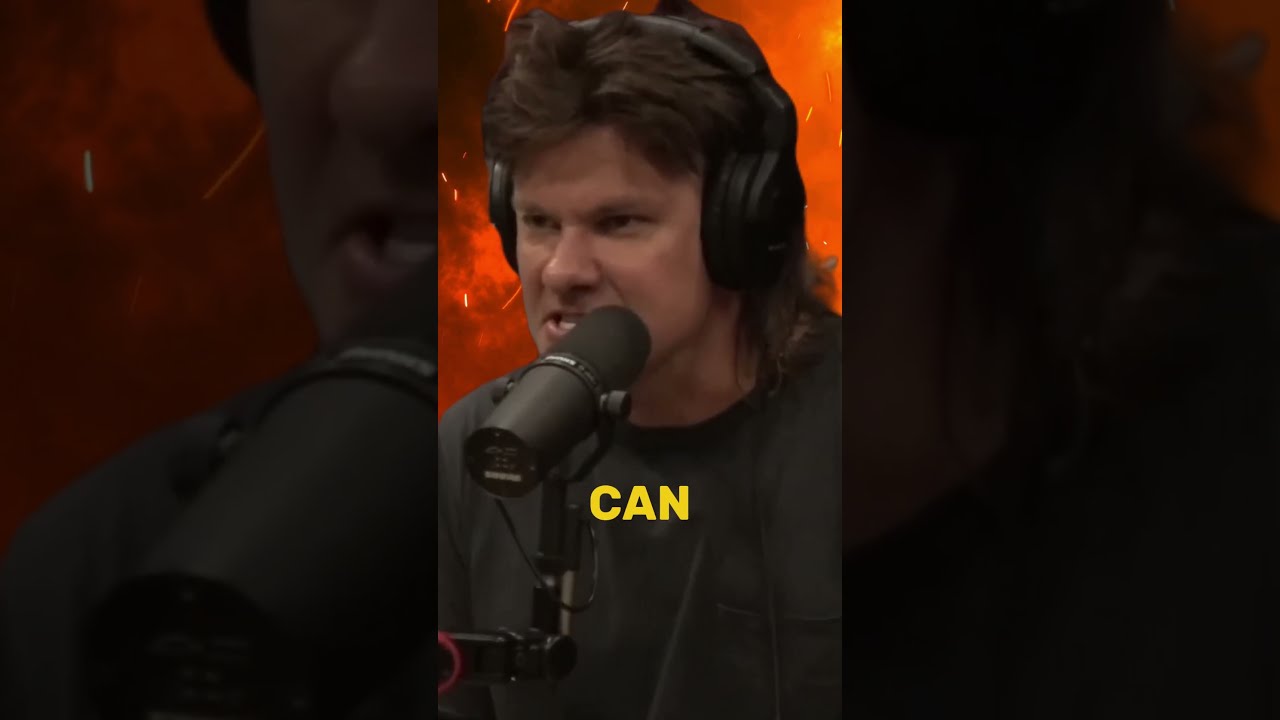 Theo Von likes to peep #funny #joerogan