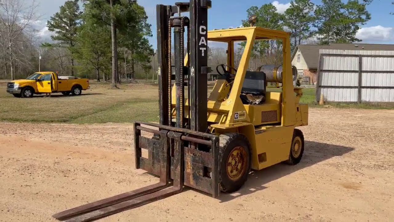 1982 Caterpillar V80D LPG Forklift - YouTube