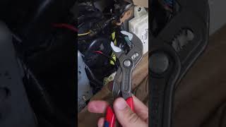 Acura Mdx 1st gen Shifter Cable retainer clip release from shifter assembly