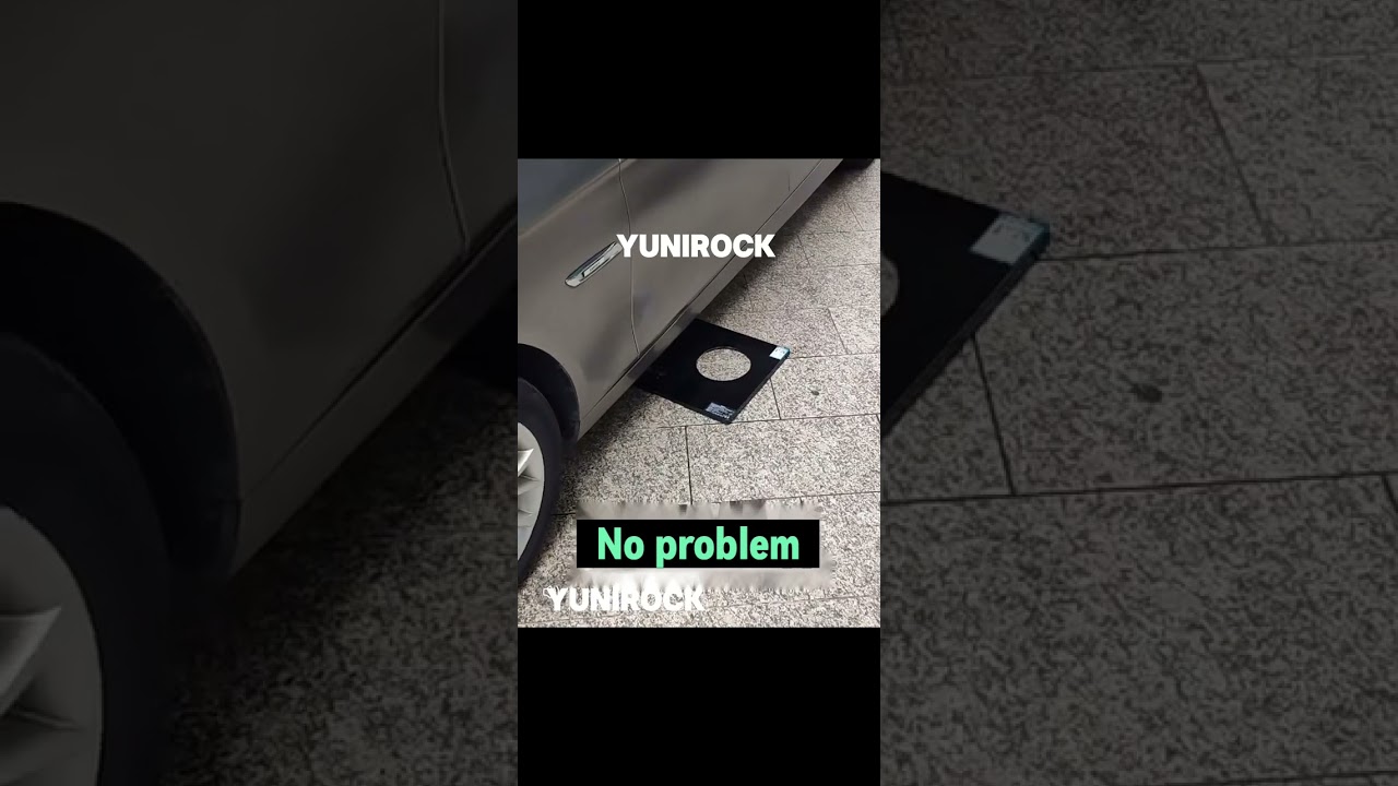 Comparison between stainless steel panels and ordinary glass panels