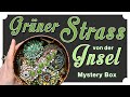 Grüne Strass Schmuck Sammlung in Mystery Box gefunden mit Retro 40er TRIFARI Herz als Highlight