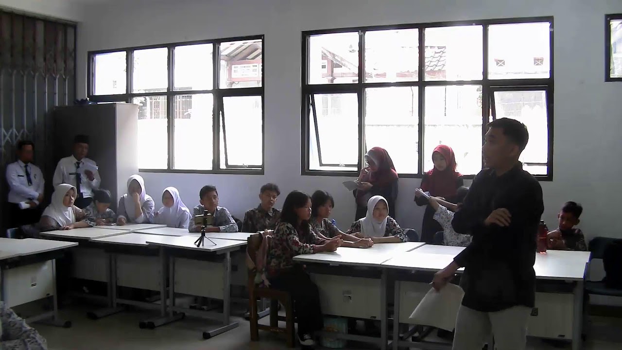 BUKA KELAS VERDI APRIAN NOSA, M.Pd