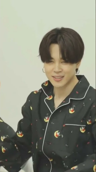 jin's super models featuring his pajamas 😂 ARTIST MADE COLLECTION SHOW BY Bts jin 💜 #vmin #vminga