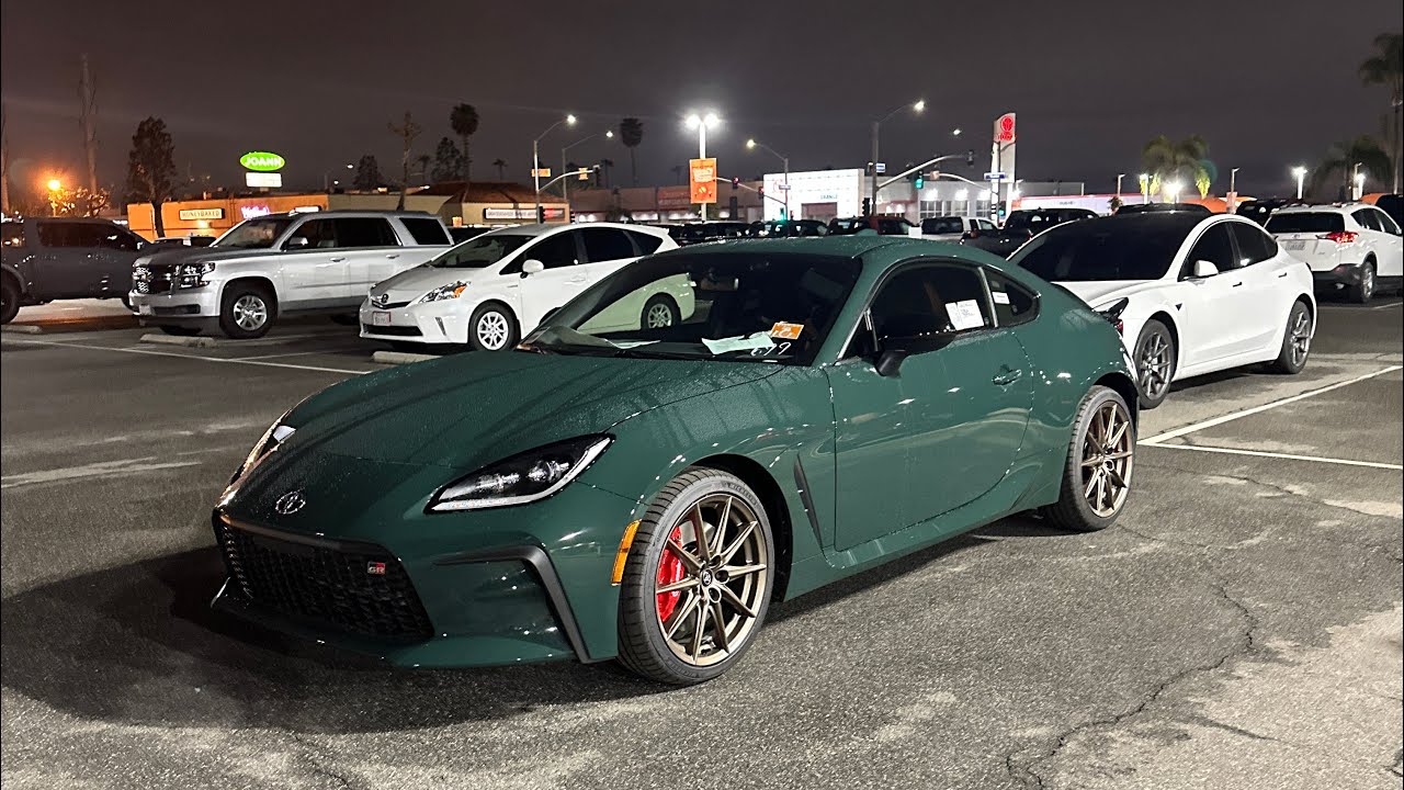 SURPRISING MY WIFE WITH WITH HER DREAM GR86 HAKONE