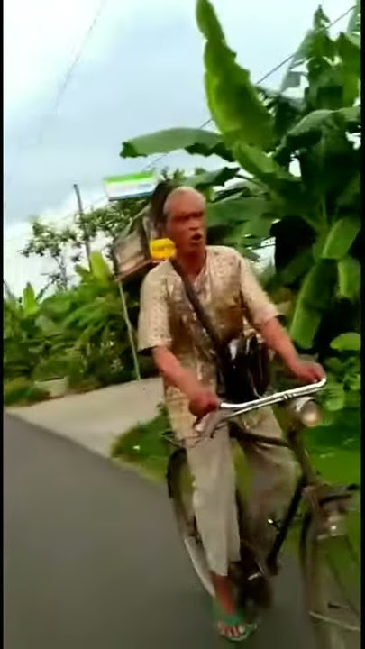 VIRAL ! kakek   kakek di tanya marah || Ngakak