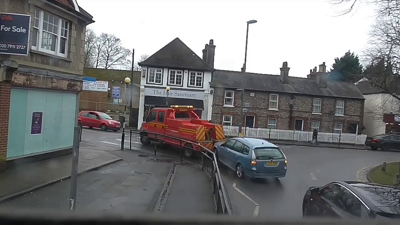 (DFRV) Arriva London Route 403: West Croydon - Warlingham, Sainsburys & Back | DW108 (LJ05BHL)