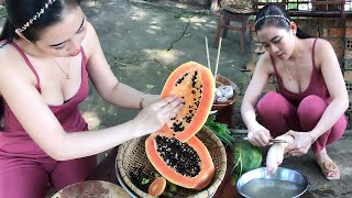 Yumi Daily Life | Nuen cooking steamed pork leg with papaya | Nuen Daily Life