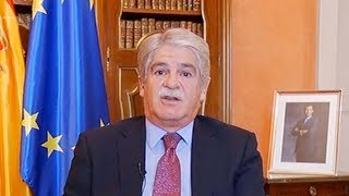 Spanish FM urges Catalonians to disregard regional leaders