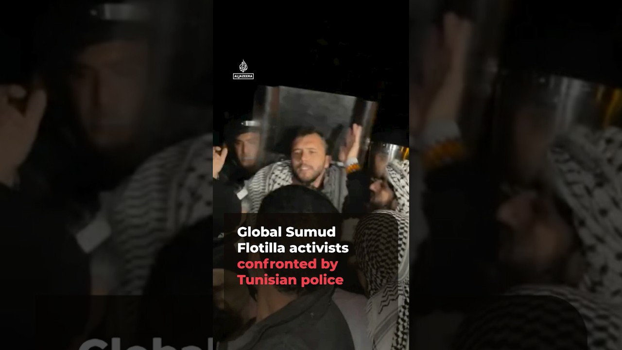 مواجهة بين نشطاء أسطول غزة والشرطة التونسية | AJ#shorts