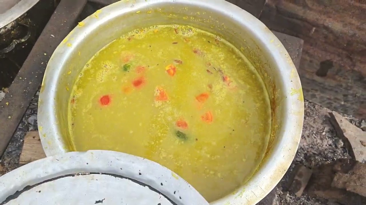 Dusaro k ghar par Jake khane ka swad hi kuch or hai😋😋😋