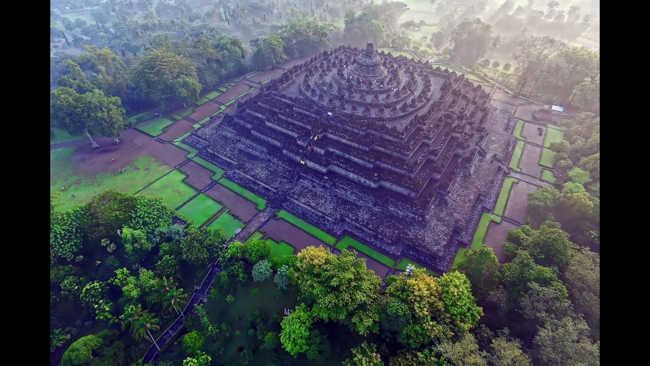 Membangun Kembali Keajaiban Borobudur