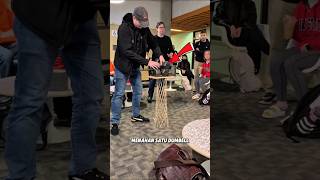 Mahasiswa Ini Membuat Menara Dari Batang Kecil