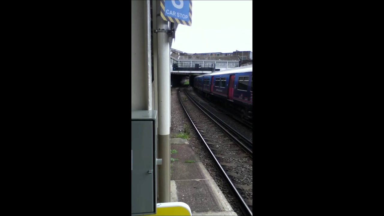 RARE Class 319 through West Croydon