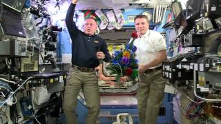 Space Station Crew Sends Christmas Greetings to Earth | Video