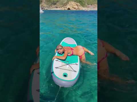 Video: Sfilata in barca per le vacanze a Tempe