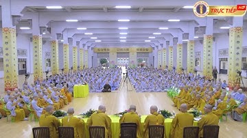 Het delen van de begrafenisdienst bij DAI TONG LAM Pagode - BA RIA - VUNG TAU, MET MOEDER THICH T...