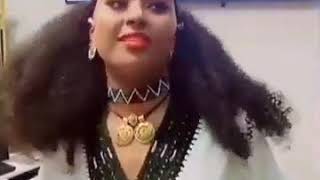 #ሳሮንአዬልኝ#ሞዴልሳሮን#ሳሮንሽሮ#ጎንደርኛዘፈን     ሳሮን አዬልኝ በጎንደርኛ ዘፈን ቀወጠችው