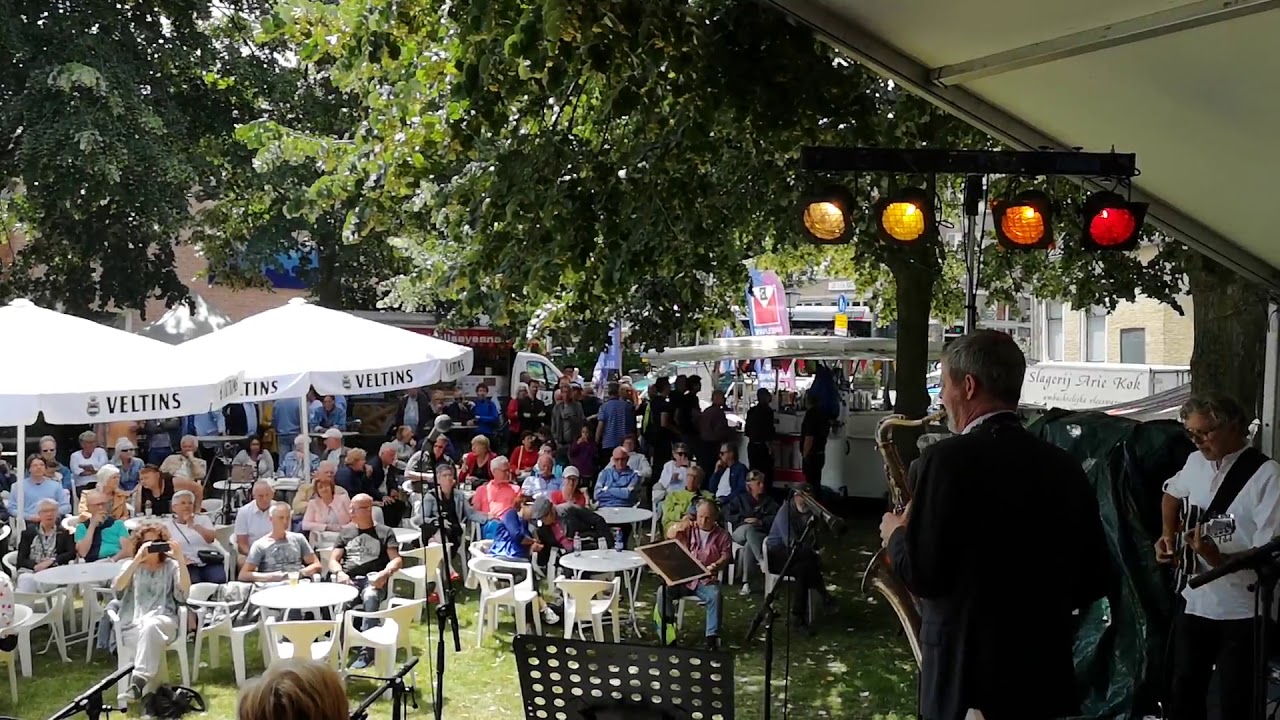 Het Mistige Rooie Beest ft. Nils van Haften