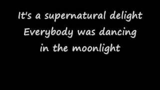 King Harvest - Dancing In The Moonlight (with lyrics) chords