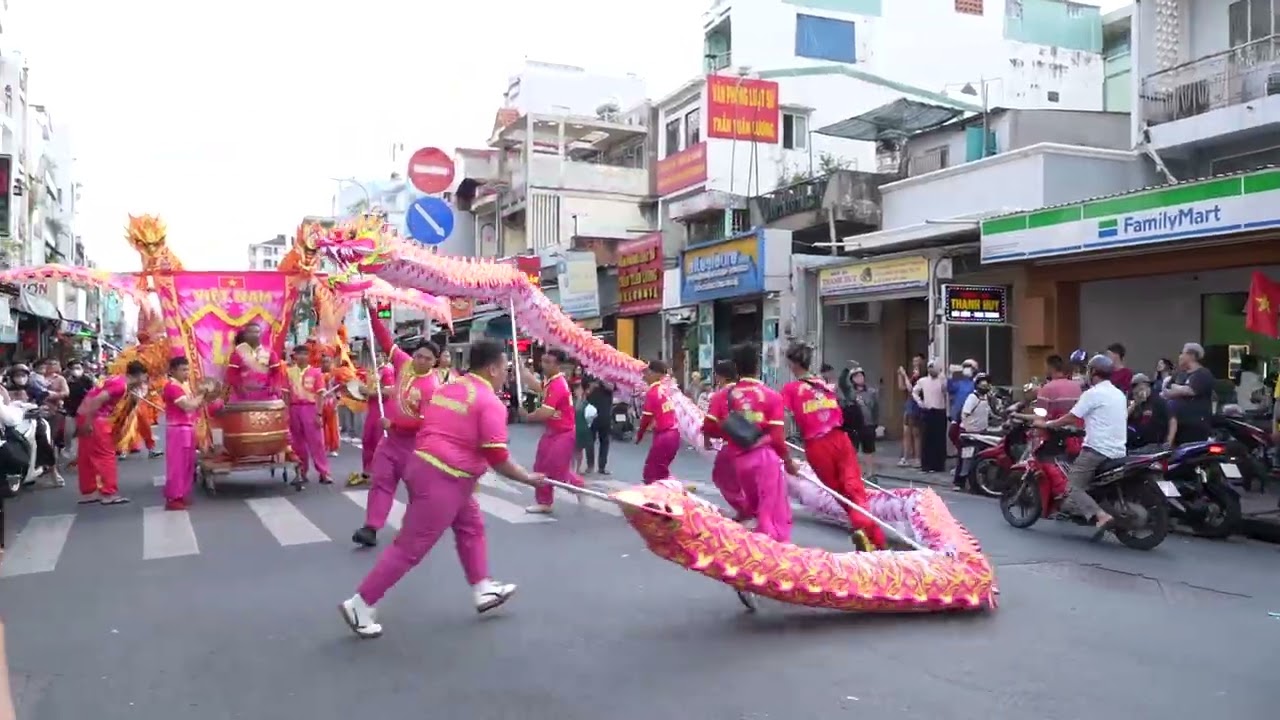 Lễ hội Nguyên Tiêu Phường Minh Phụng - Diễu hành Lân Sư Rồng
