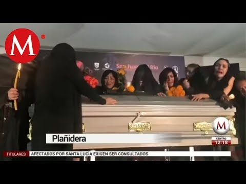 'Plan?ideras' la tradicio?n de la muerte en San Juan del Ri?o