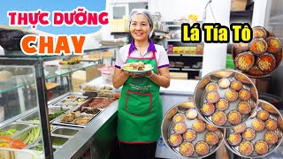 CHỊ GÁI DỄ THƯƠNG ĂN CHAY TRƯỜNG BÁN CƠM CHAY THỰC DƯỠNG LÁ TÍA TÔ LẠ MIỆNG SIÊU NGON Ở SÀI GÒN