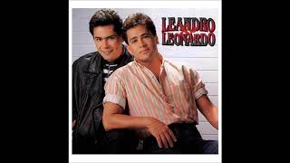 Video thumbnail of "Leandro e Leonardo - chega"
