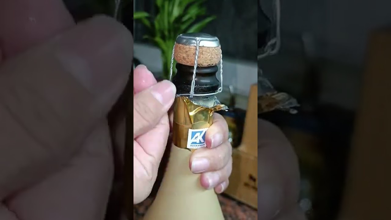 how to open Moscato wine 