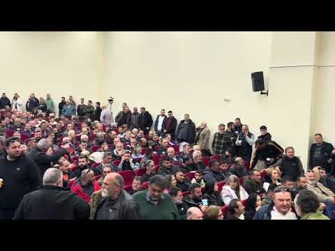 Το αδιαχώρητο στην αγροτική σύσκεψη της Νίκαιας