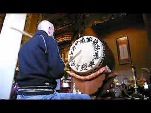 Craig drummin | Milton Keynes Peace Pagoda | Flower Festival