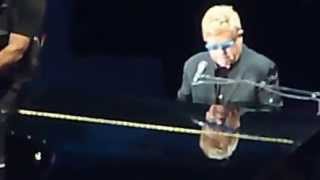 Video-Miniaturansicht von „Ed Sheeran & Elton John 'Don't Go Breaking My Heart' Wembley 10.07.15 HD“