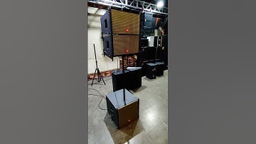 single 10 inch line array speaker and single 18 inch bass speaker sound system