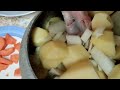 На ужин мясо на косточке с овощами томлёные в печке