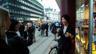 Sy Lee Divaer I Junglen - Tv3 Realityreporter Synger Fristet