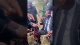 MWENYEKITI WA CHADEMA AKILA NYAMA MSIBANI KWA LOWASSA