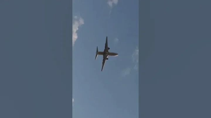 We all love tracking flights.  Isn’t it ?      #aviation #aviator #flightradar24 #airplanes #pilot