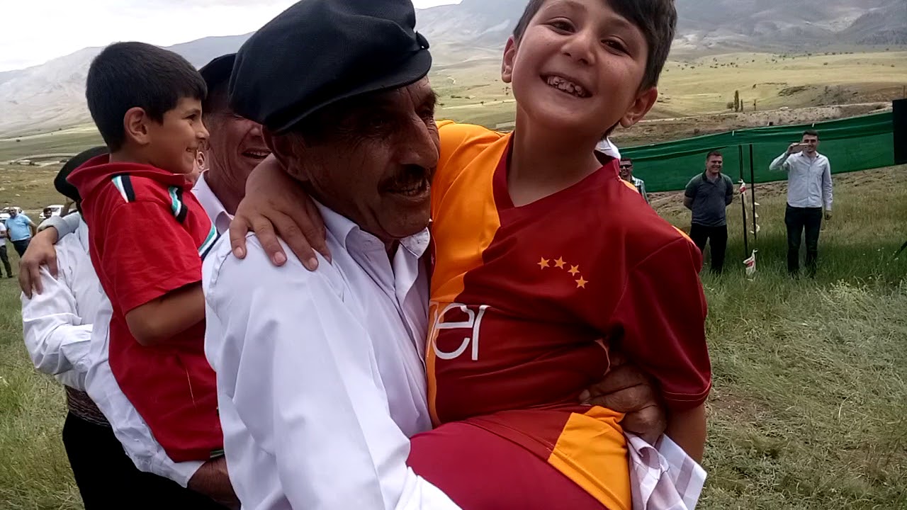 Doğan konak haydan erzum serçe halayı kahkaha artıracak en güzel halay izlemeden geçme