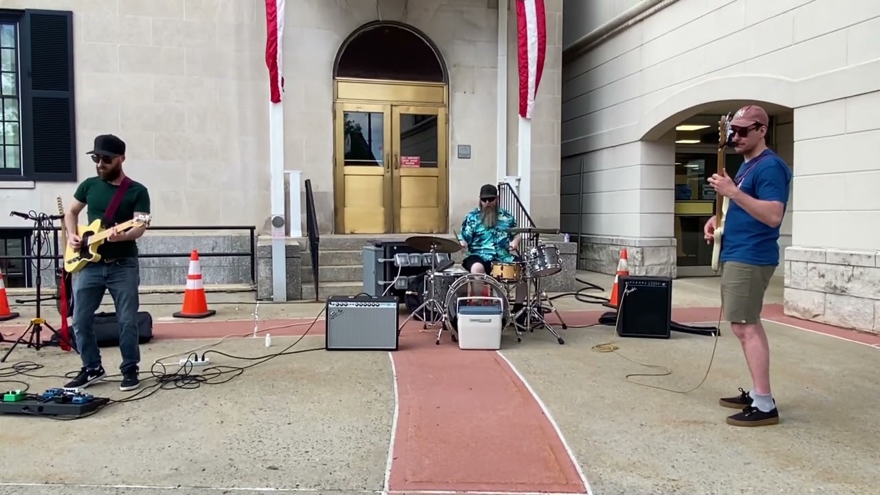 “Ain’t no Sunshine” Public Saxophone