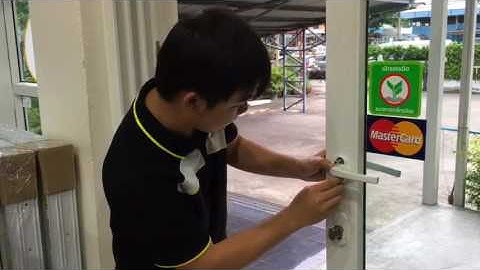 How to change the Multi-point Lock handle.