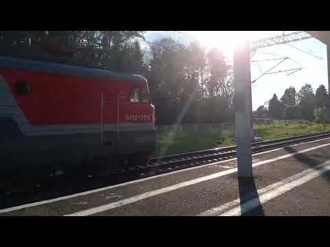 Электровоз ВЛ10у-756 с