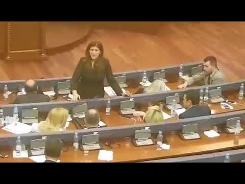 Video: Deputetët Ndihmuan Guvernatorin Në Mbjelljen