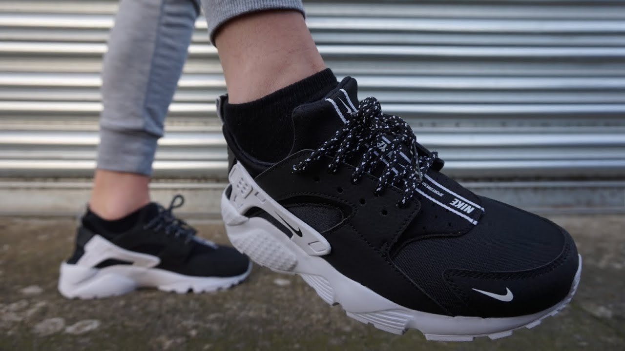 nike air huarache run zip black white