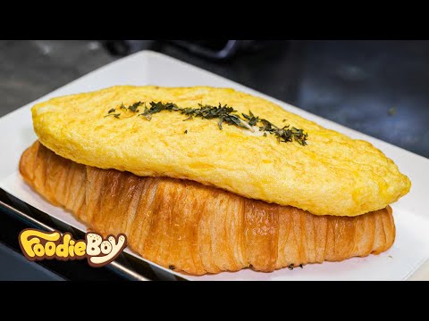 Cheese Omelet with Croissant and Sausage / Korean Street Food / 속 터지는 오믈렛 / 부산 BIFF거리 길거리 음식