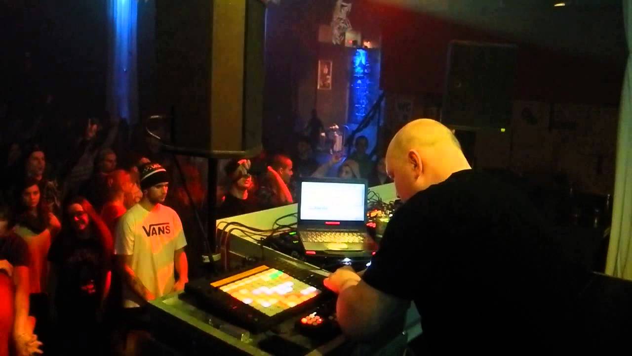 DEAN RODELL @ Savage Tales - YouTube