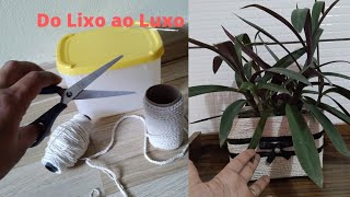 Vaso para plantas feito de pote de sorvete