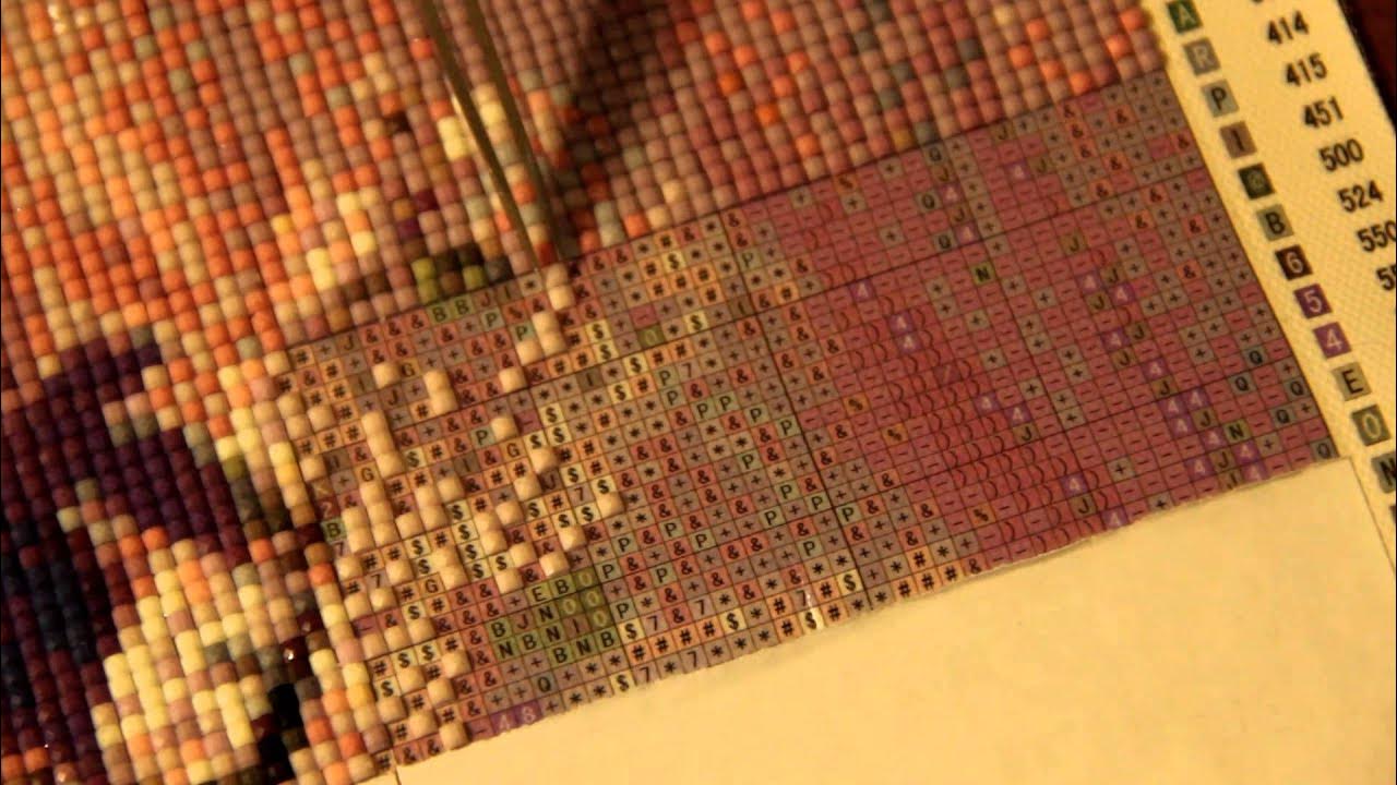 Сборка алмазной мозаики. Мозаика алиа алмазная. Алмазная мозаика выкладывание. Лайфхак для алмазной мозаики. Как собрать мозаику по фото.